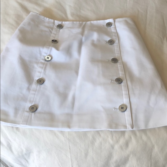 white skirt with buttons, in silver, use twice - Picture 4 of 4
